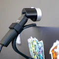 EagleEye Mini на мониторе, вид сбоку